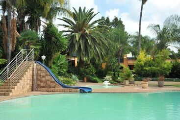 Safari Hotel & Convention Centre