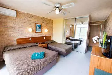 アパートホテル Bombora Resort