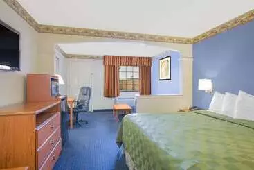 酒店 Days Inn By Wyndham Nacogdoches/sfa University/downtown