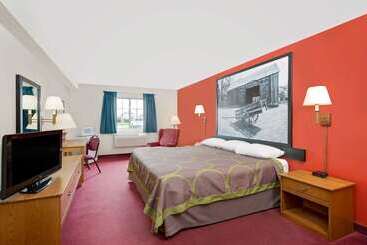 فندق Super 8 By Wyndham Mound City