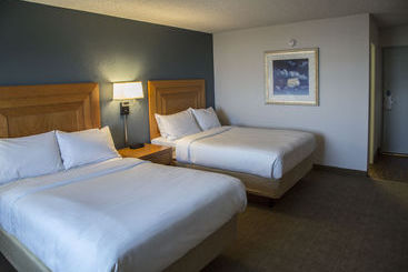 בית מלון כפרי Harbor Town Inn