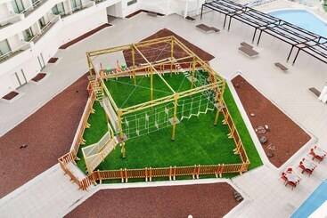 בית מלון כפרי Alua Atlantico Golf