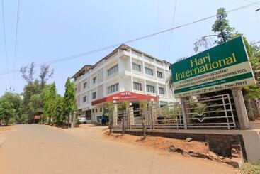 هتل Hari International