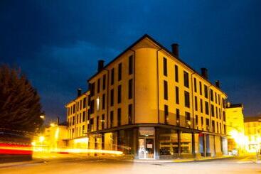 هتل آپارتمان Apparthôtel Et Spa Cerdanya