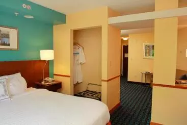 فندق Fairfield Inn & Suites Traverse City