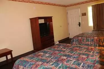 Magnolia Bay Hotel & Suites