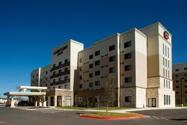 בית מלון כפרי Courtyard By Marriott San Antonio Six Flags At The Rim