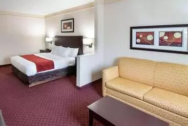Отель Comfort Suites Parkersburg South