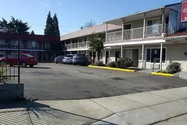 ホテル Express Inn & Suites Eugene