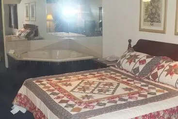 Отель Quality Express Inn & Suites