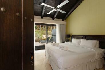 Отель Shanti Som