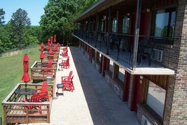 Pointe West Resort Motel