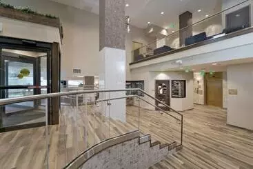هتل Candlewood Suites Baltimore   Inner Harbor, An Ihg