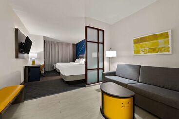 호텔 Comfort Suites