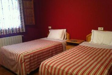 هتل L Ermita Casa Ripo