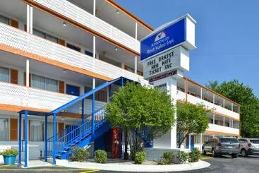 فندق Americas Best Value Inn & Suites Branson Near The Strip