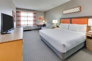 Отель La Quinta By Wyndham Dallas Love Field