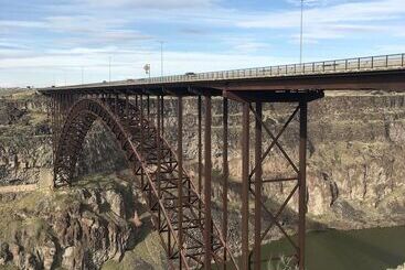 Otel Oregon Trail Inn