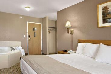 בית מלון כפרי Baymont By Wyndham Jacksonville