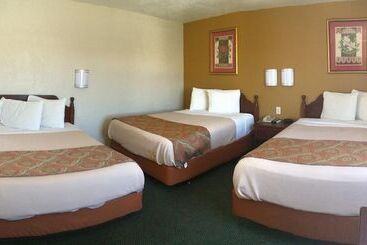 בית מלון כפרי Budget Inn