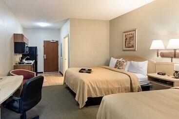 هتل Suburban Studios Morgantown