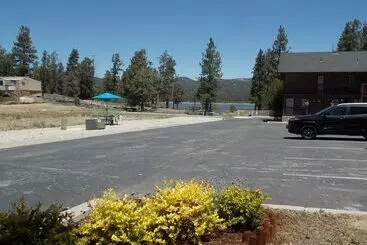 استراحتگاه Vintage Lakeside Inn