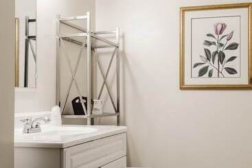 אתר נופש Vintage Lakeside Inn