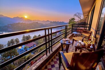 Hotel Rosewood Retreat Bhimtal