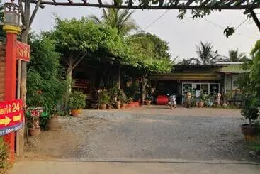 Majatalo Nang Phraya Resort