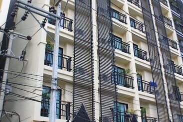 ホテル Patong Hemingway S