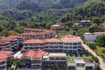 Ntinas Filoxenia Hotel & Spa