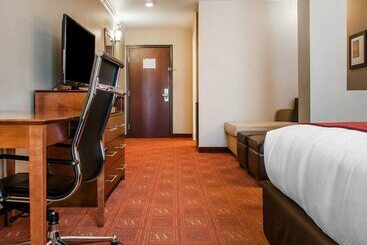 هتل Comfort Suites Farmington