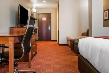 هتل Comfort Suites Farmington