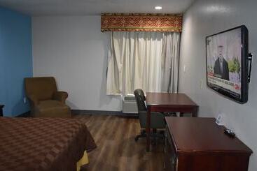 בית מלון כפרי Executive Inn And Suites Baker
