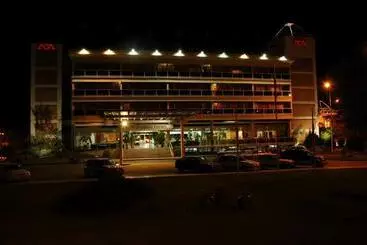 هتل Dr. Cesar C. Carman