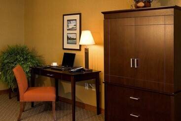 King's Pointe Waterpark Resort