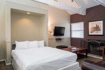 استراحتگاه Sweetwater Lift Lodge