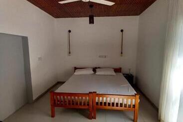 Pensionat La Vira Beach Villa