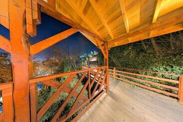 Hotelli The Canyon Kartepe And Restoran