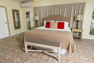 هتل Angeli Gardens Boutique