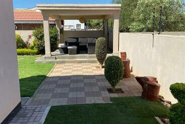 بنسيون Magville Guest House