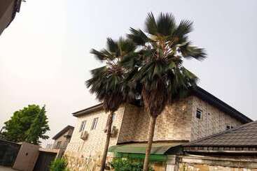 هتل Jaiye S Place