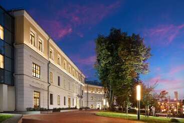 Hotel The Basilian Minsk, Curio Collection By Hilton