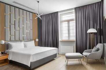 هتل The Basilian Minsk, Curio Collection By Hilton