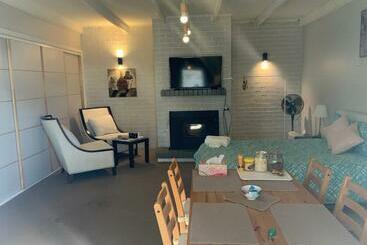 بنسيون Cozy And Spacious Studio With Sunny Deck