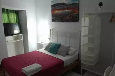 پانسیون Santa Isabel Low Cost Rooms In Private House