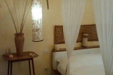 تختخواب و صبحانه Marina S House