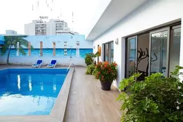 هتل Le Ndiambour Hôtel Et Résidence