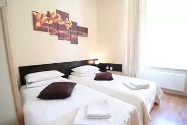 Navigator Apartments