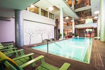 Urban Park Apartments & Hotel By Misty Blue